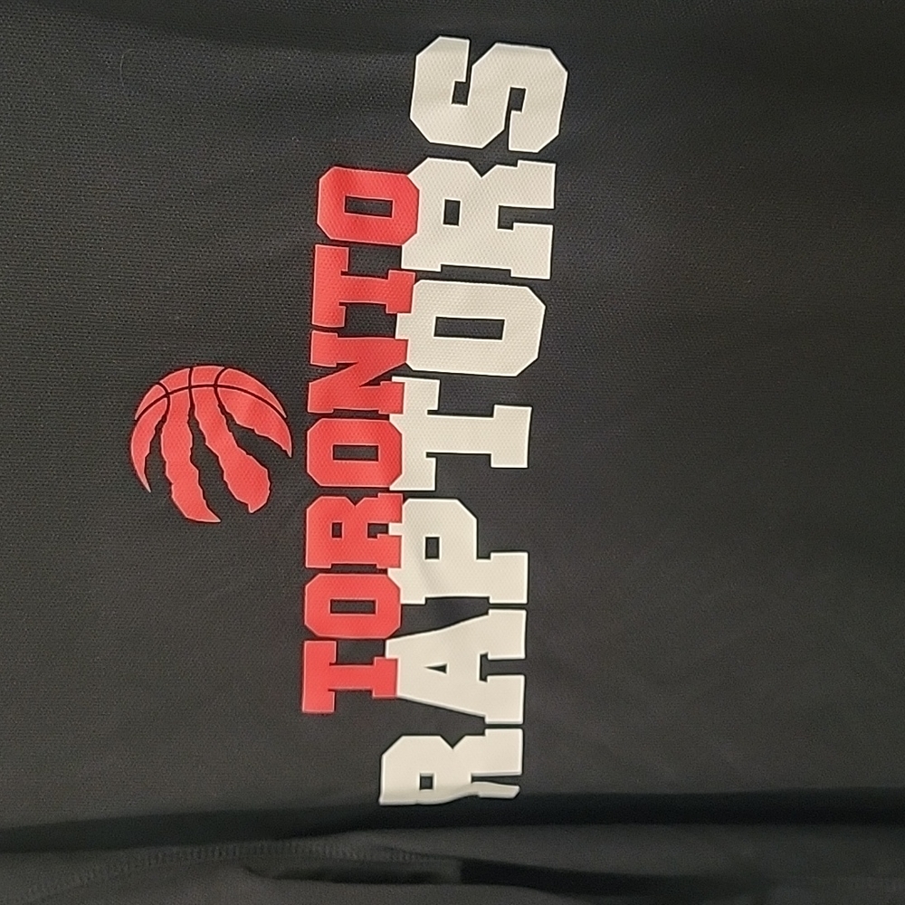 NWT UTS Toronto Raptors T - Picture 2 of 11
